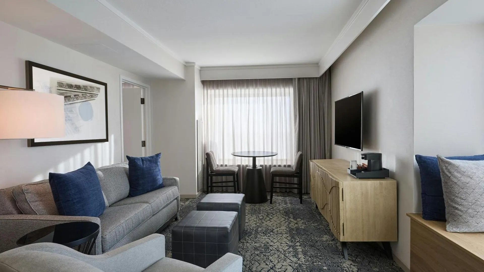 Sheraton Grand Sacramento 4*,